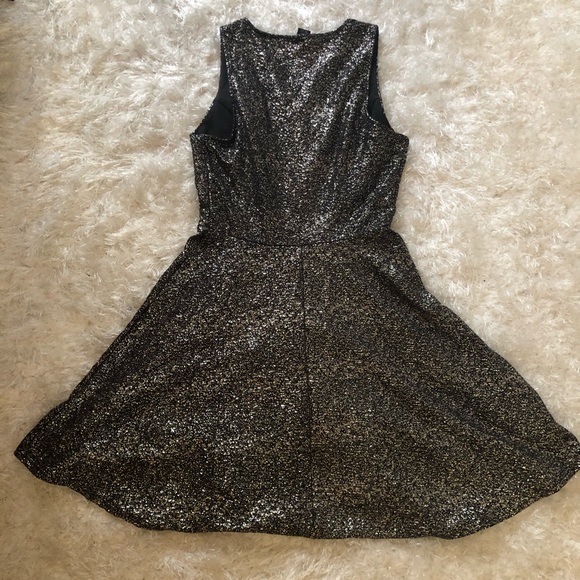 Classy party dress - Picture 3 of 3